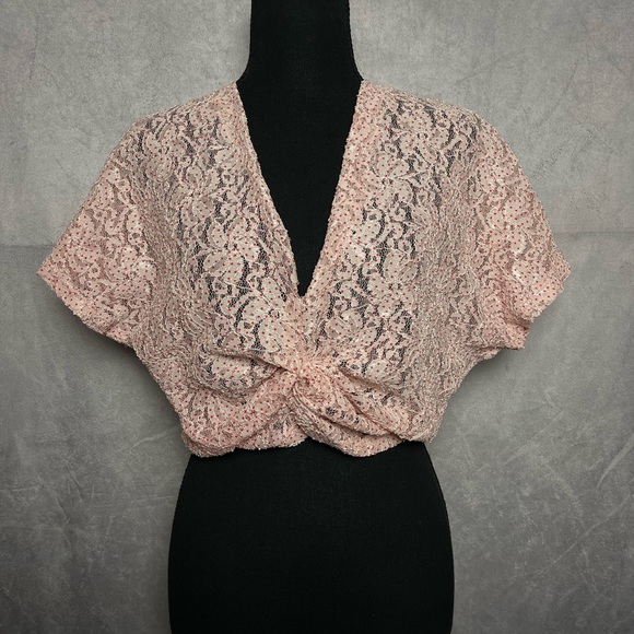 Light pink blush floral lace crop top with tiny red polka dots and twist front - Picture 2 of 6